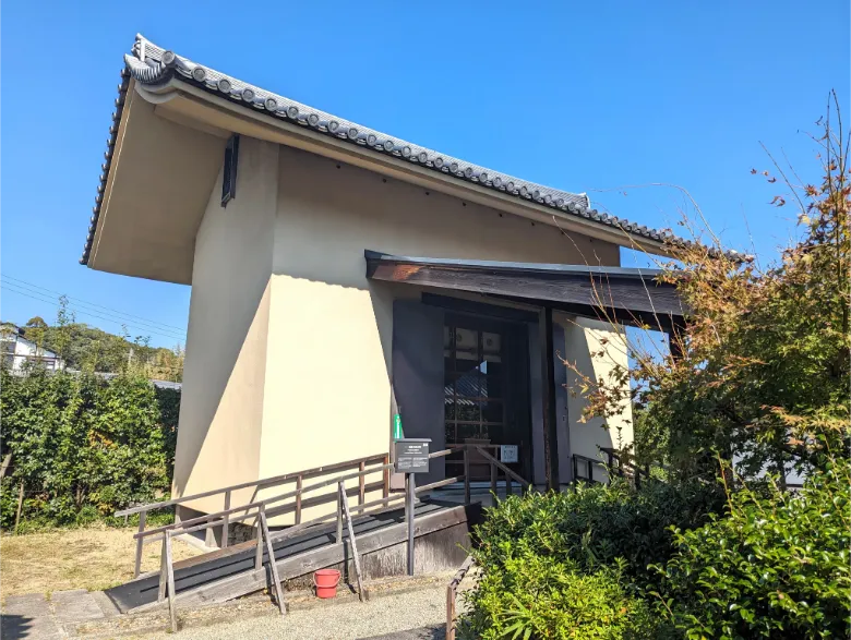 奈良県生駒郡斑鳩町 法起寺 収蔵庫
