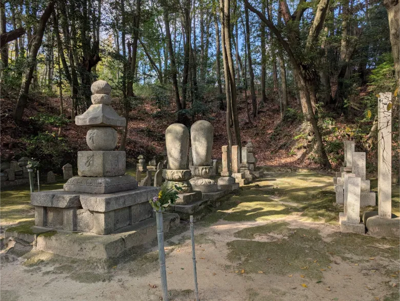 奈良県生駒市 竹林寺 忍性墓所
