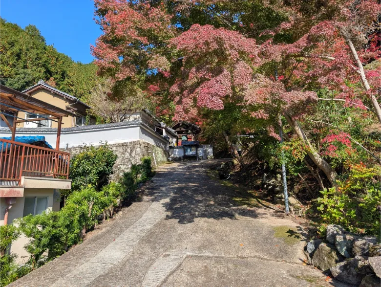 京都府木津川市 鹿背山西念寺