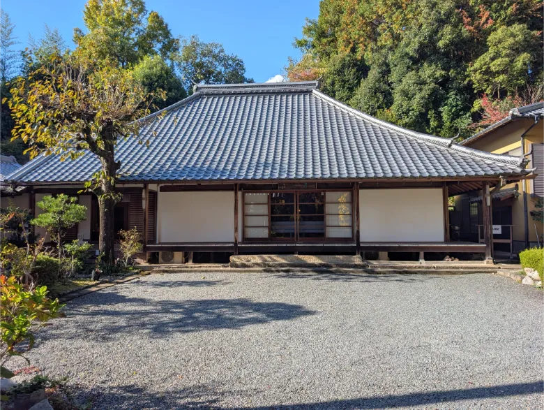 京都府木津川市 鹿背山西念寺 本堂